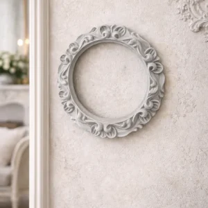 Cornice Rotonda Con Decori Lavorati