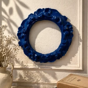 Cornice Rotondo Bluette Con Decori Lavorati Avorio Patina Antica